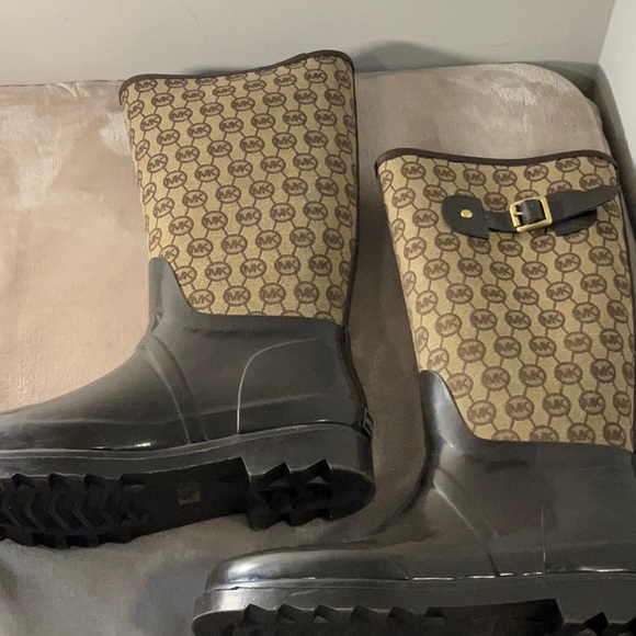 EUC Michael Kors Rain Boots - Size 10 - Picture 2 of 8